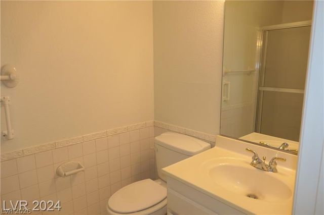 3335 Racquet Street, Las Vegas, NV 89121