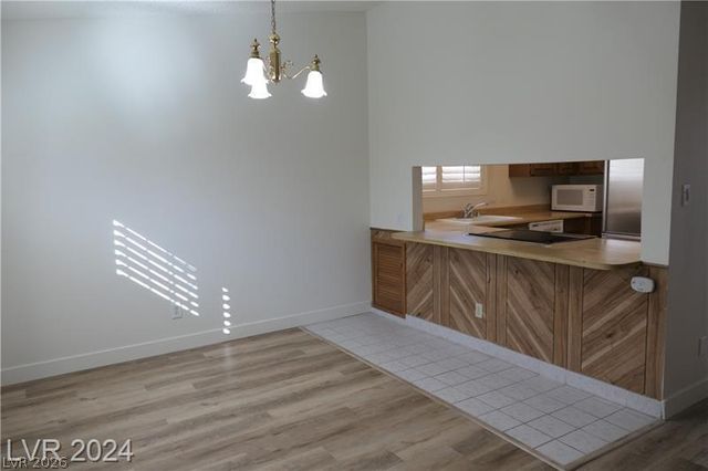 3335 Racquet Street, Las Vegas, NV 89121