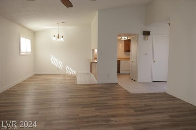 3335 Racquet Street, Las Vegas, NV 89121