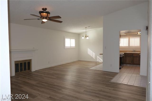 3335 Racquet Street, Las Vegas, NV 89121
