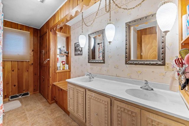 N8432 Valley Drive, Wisconsin Dells, WI 53965