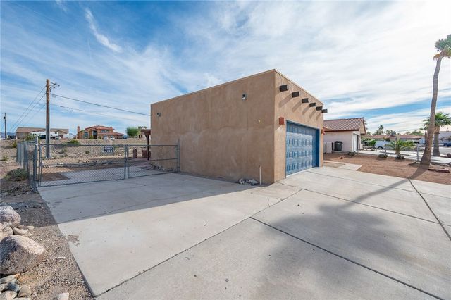 1861 Arcadia Bay, Bullhead City, AZ 86442