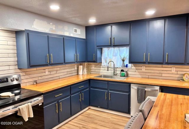 204 2nd St Street, Sarcoxie, MO 64862