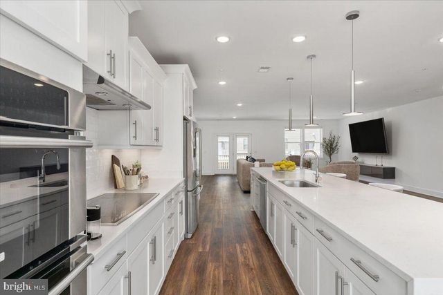 44824 TIVERTON SQ, Ashburn, VA 20147