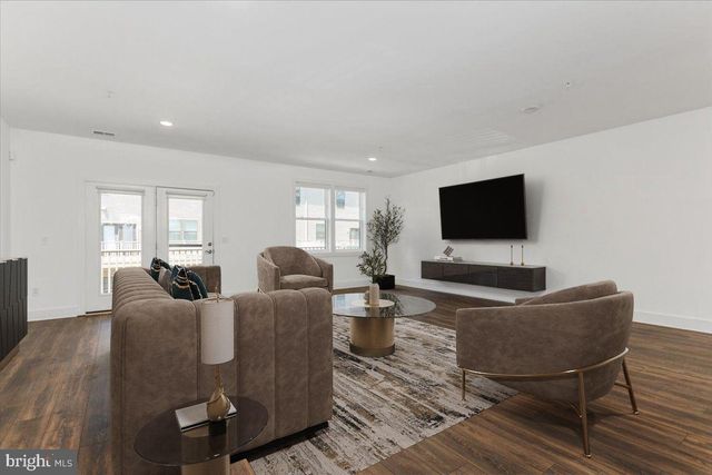 44824 TIVERTON SQ, Ashburn, VA 20147
