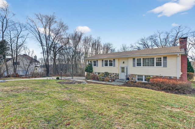 34 Lindy Drive, Carmel, NY 10512