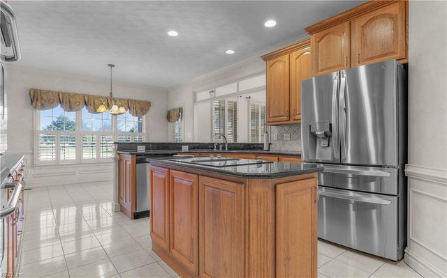 1621 Water View CIR, Chesapeake, VA 23322