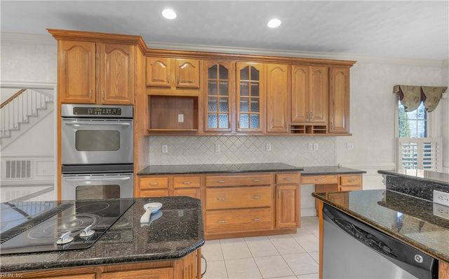 1621 Water View CIR, Chesapeake, VA 23322