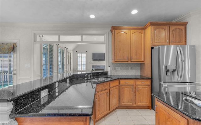 1621 Water View CIR, Chesapeake, VA 23322