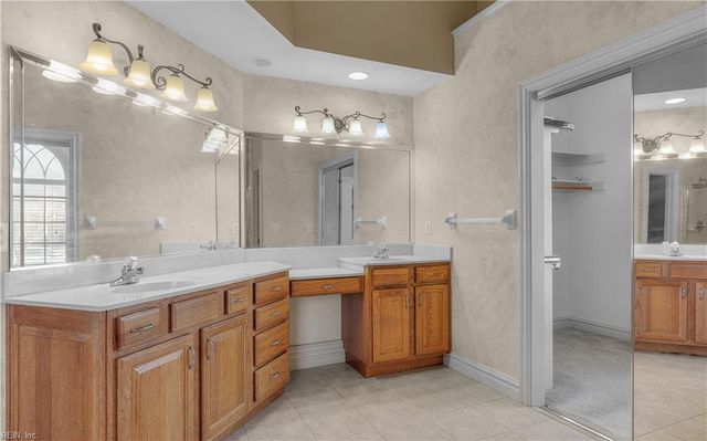 1621 Water View CIR, Chesapeake, VA 23322