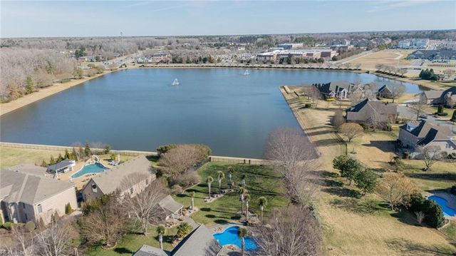 1621 Water View CIR, Chesapeake, VA 23322