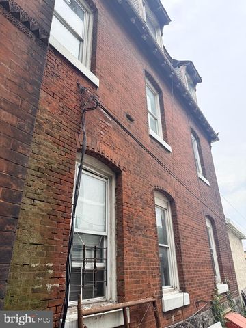 2117 W HUNTING PARK AVE, Philadelphia, PA 19140