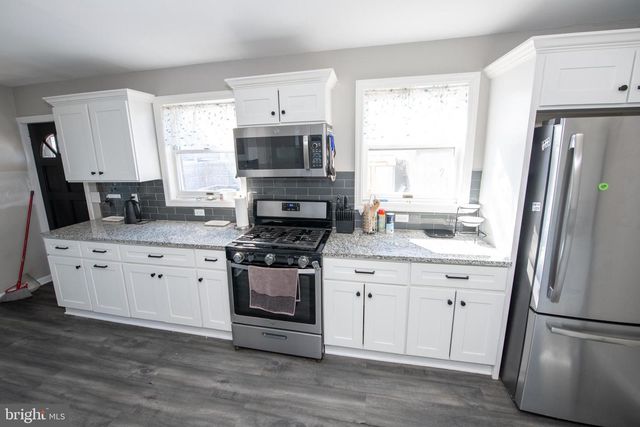 802 W FRONT ST, Florence, NJ 08518