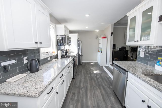 802 W FRONT ST, Florence, NJ 08518