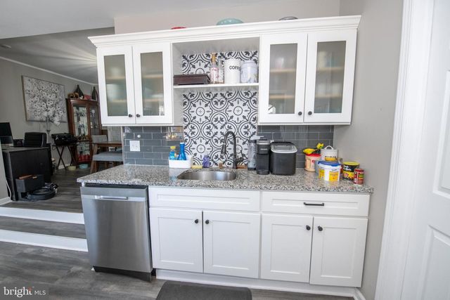 802 W FRONT ST, Florence, NJ 08518