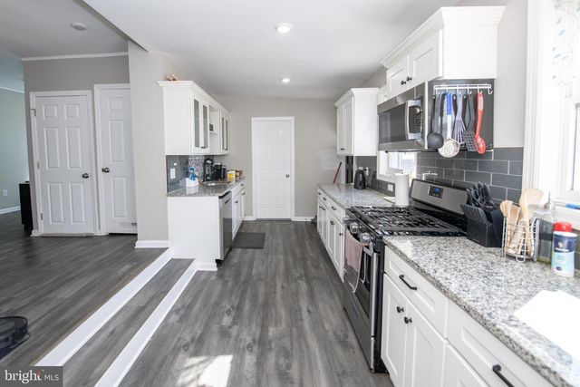 802 W FRONT ST, Florence, NJ 08518