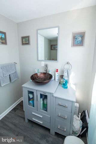 802 W FRONT ST, Florence, NJ 08518