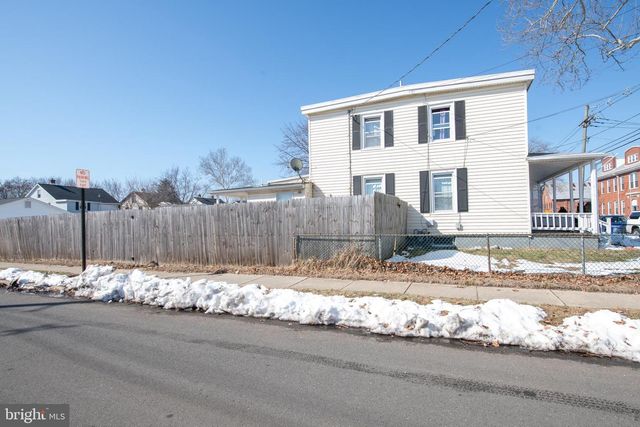 802 W FRONT ST, Florence, NJ 08518