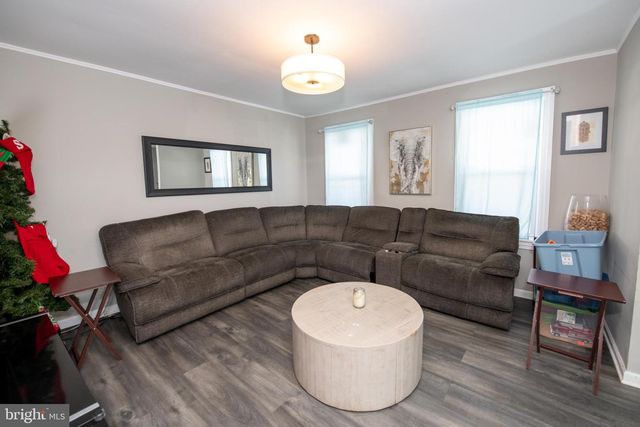 802 W FRONT ST, Florence, NJ 08518