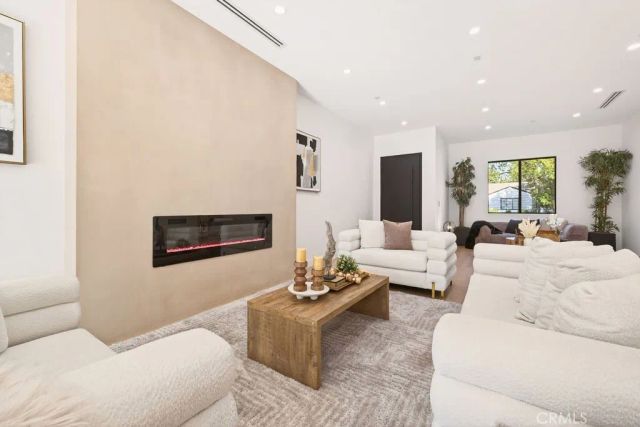 5940 Shoshone, Encino, CA 91316