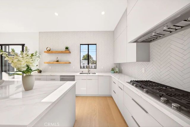 5940 Shoshone, Encino, CA 91316