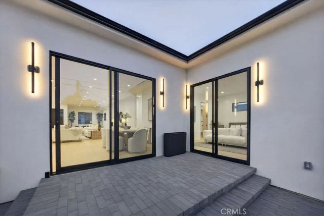 5940 Shoshone, Encino, CA 91316
