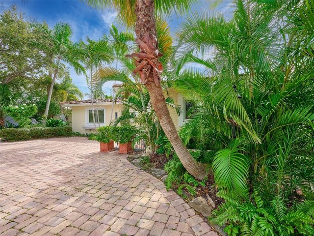 3220 Oleander Way, Lauderdale-By-The-Sea, Pompano Beach, FL 33062