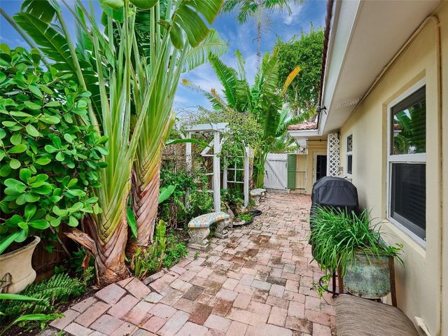 3220 Oleander Way, Lauderdale-By-The-Sea, Pompano Beach, FL 33062