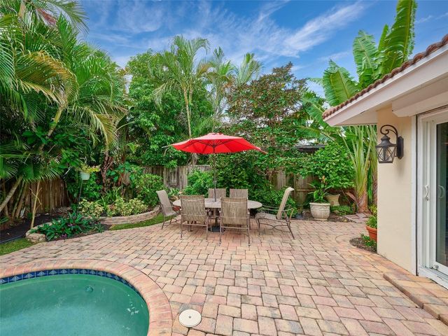 3220 Oleander Way, Lauderdale-By-The-Sea, Pompano Beach, FL 33062