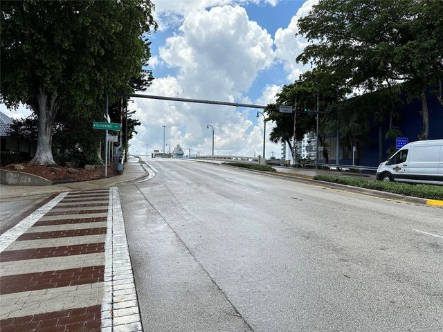 3220 Oleander Way, Lauderdale-By-The-Sea, Pompano Beach, FL 33062