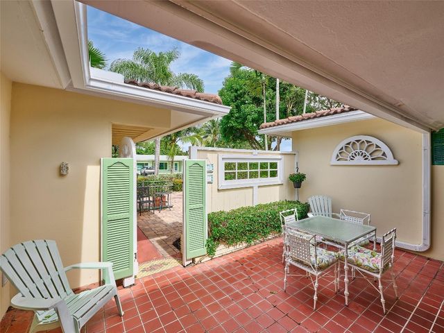 3220 Oleander Way, Lauderdale-By-The-Sea, Pompano Beach, FL 33062