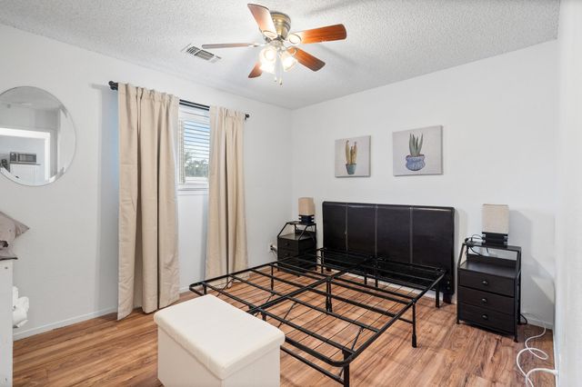 300 E Ivy Street, Hanford, CA 93230