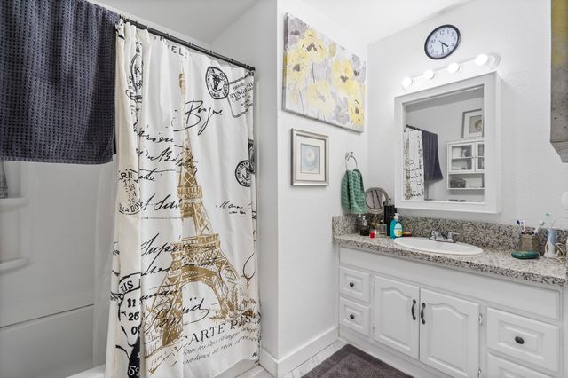 300 E Ivy Street, Hanford, CA 93230