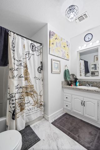 300 E Ivy Street, Hanford, CA 93230