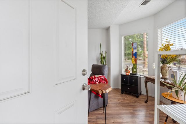 300 E Ivy Street, Hanford, CA 93230