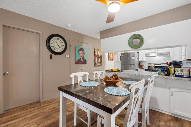 300 E Ivy Street, Hanford, CA 93230