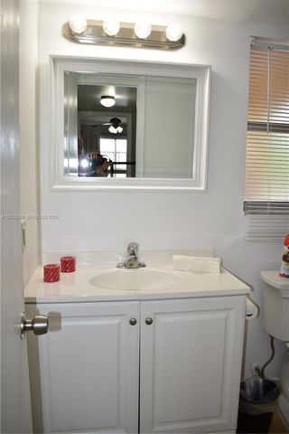 8861 Sunrise Lakes Blvd 305, Sunrise, FL 33322