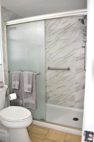 8861 Sunrise Lakes Blvd 305, Sunrise, FL 33322