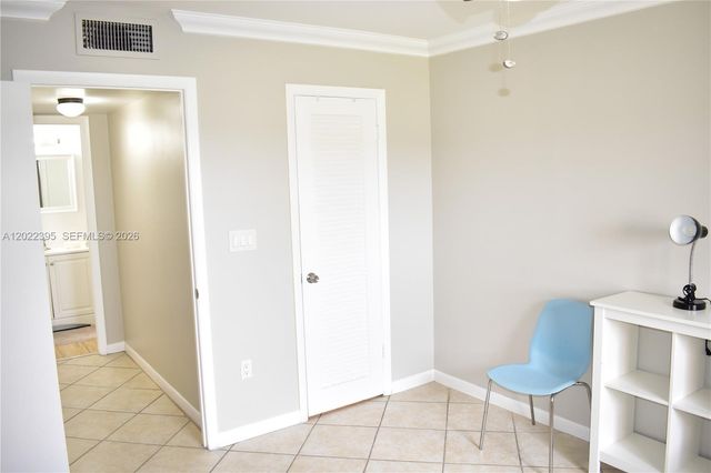 8861 Sunrise Lakes Blvd 305, Sunrise, FL 33322