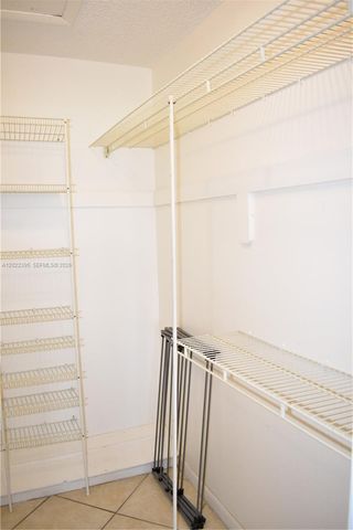8861 Sunrise Lakes Blvd 305, Sunrise, FL 33322