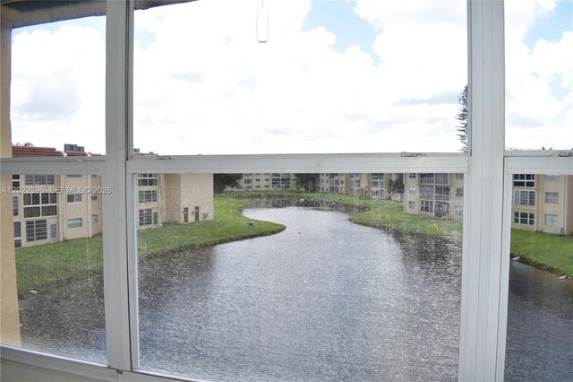 8861 Sunrise Lakes Blvd 305, Sunrise, FL 33322