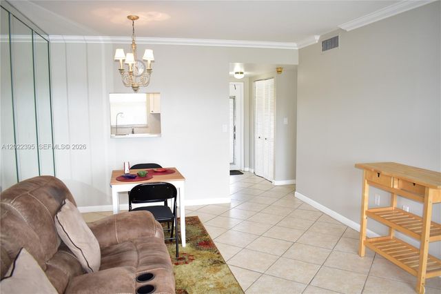 8861 Sunrise Lakes Blvd 305, Sunrise, FL 33322