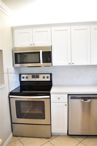 8861 Sunrise Lakes Blvd 305, Sunrise, FL 33322