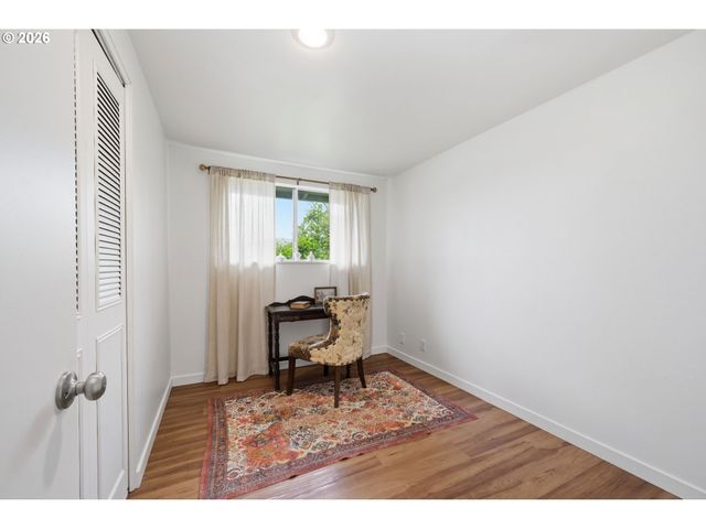 823 W QUINALT St, Springfield, OR 97477