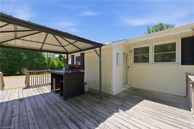 1007 Jackson Street, Mayodan, NC 27027