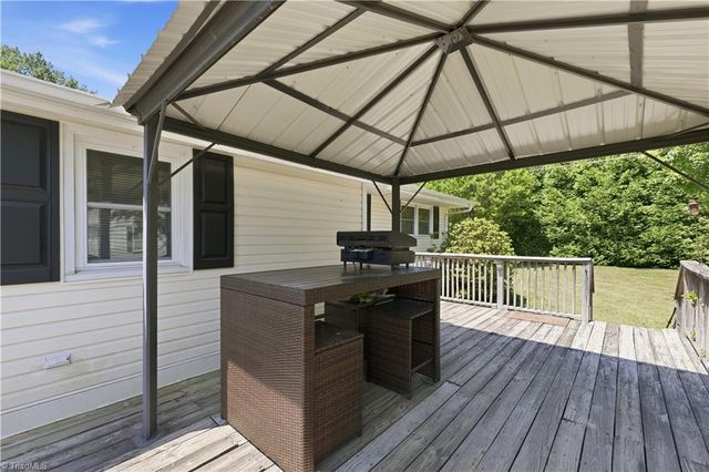 1007 Jackson Street, Mayodan, NC 27027