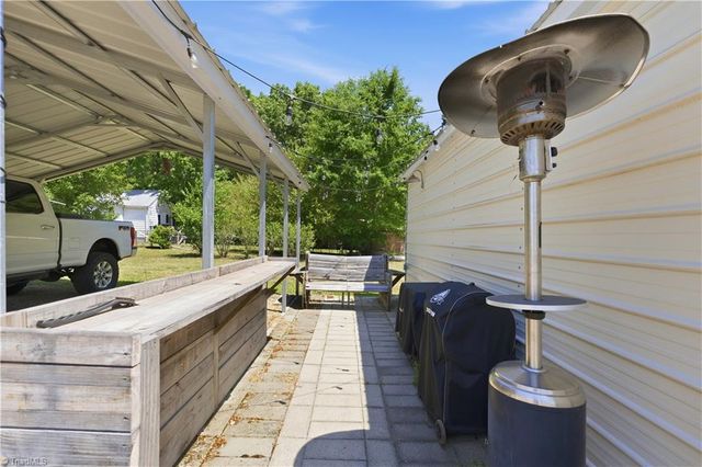 1007 Jackson Street, Mayodan, NC 27027