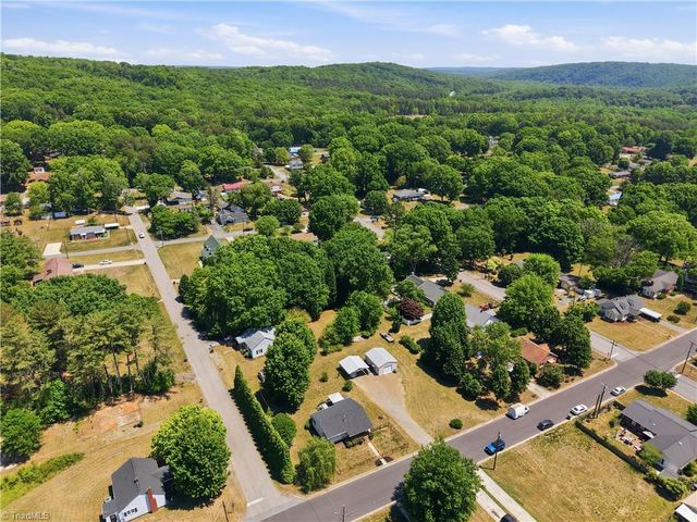 1007 Jackson Street, Mayodan, NC 27027