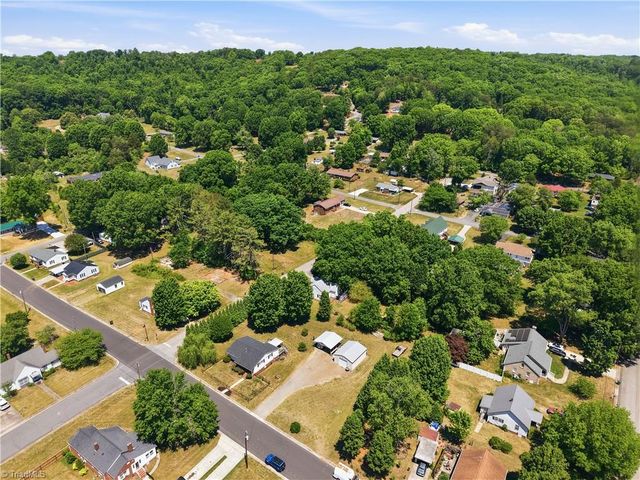 1007 Jackson Street, Mayodan, NC 27027