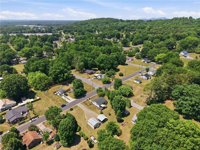 1007 Jackson Street, Mayodan, NC 27027